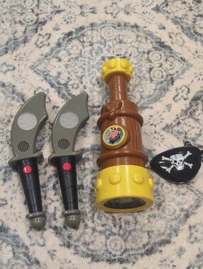 Disney Pirate Toy Periscope and Dagger with Jake And The Neverland Pirates